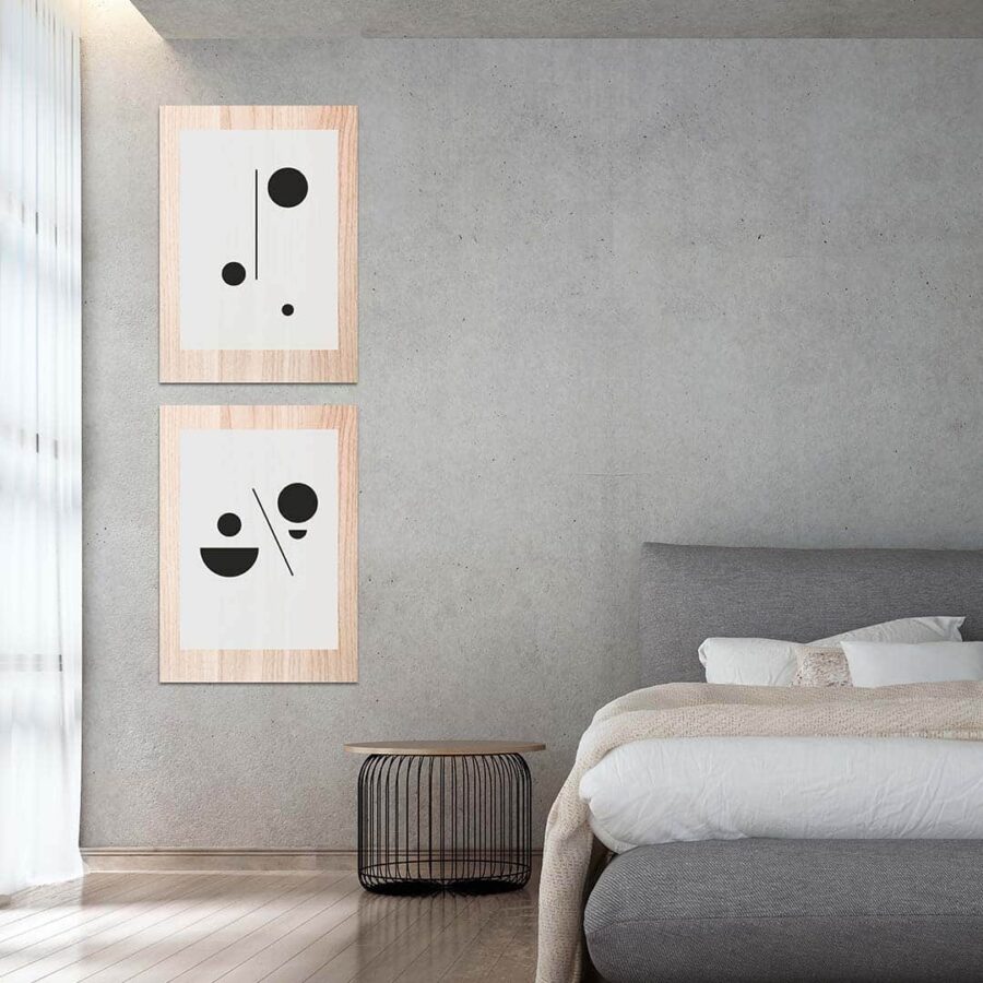 Ambiente de dormitorio con los cuadros de madera de pino Desorden